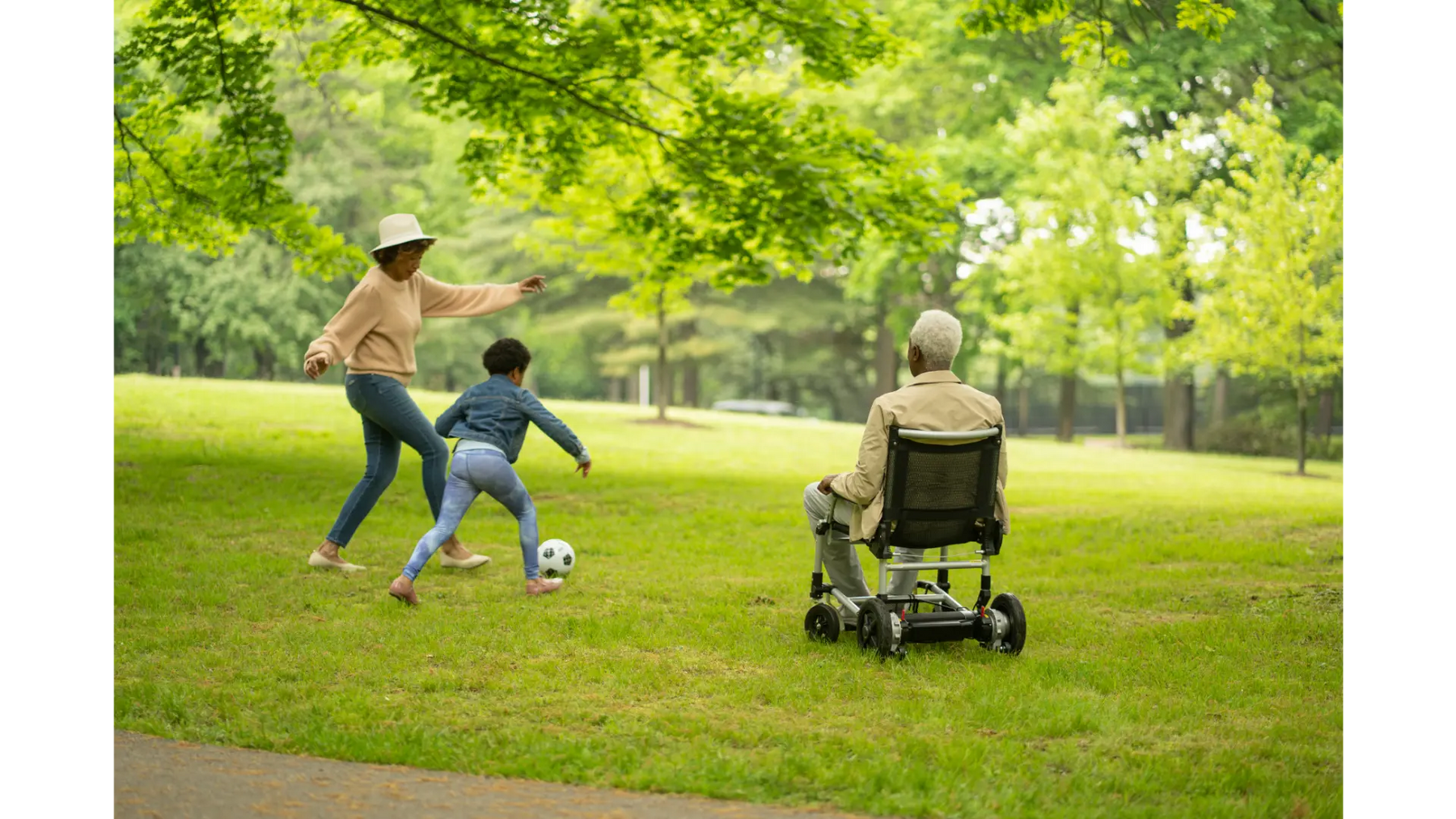 Here are 10 important factors for buyers to consider when purchasing an electric motorized wheelchair: - MobilityActive